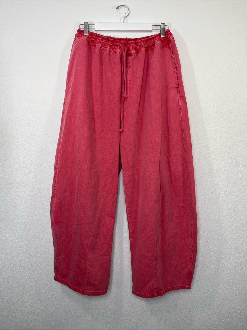Free People NWOT Lex Pull-On Barrel Pants in Honeysuckle size large - Picture 2 of 7